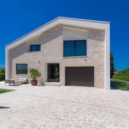 Mariva Villa
