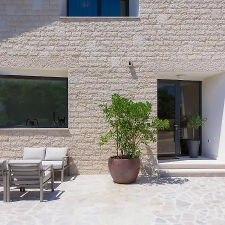Mariva Villa *
